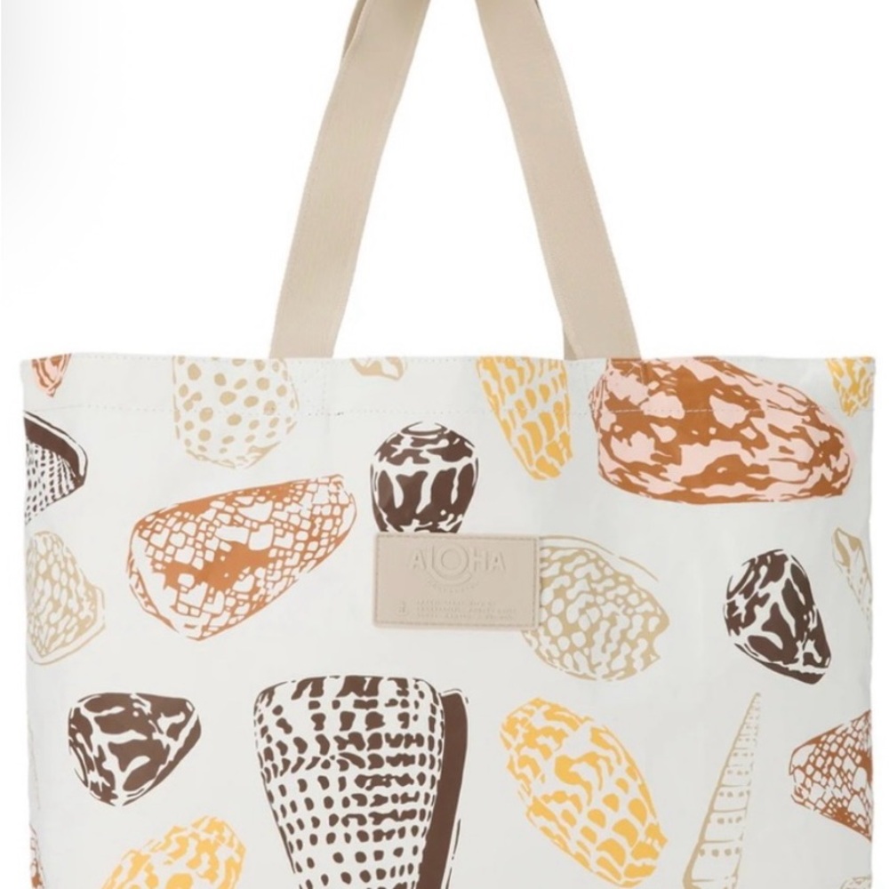 ALOHAS Shell Pattern Tote - Cream and Brown